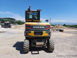 Volvo EW60E with 5 buckets