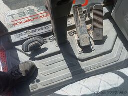 Volvo EW60E with 5 buckets
