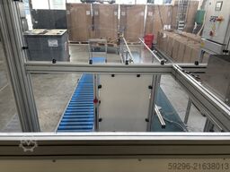 Deckelmontageanlage / Arburg 