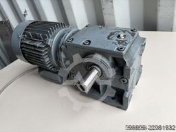 SEW-EURODRIVE S40DT71D-4 0,37 kW 69 obr./min 43 Nm i=20,3 3-fazowy