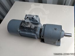 Motoreduktor SEW-EURODRIVE R40 DT80K4/BMG 0,55 kW 53 obr./min Hamulec 230 V 3