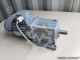 Lenze GST04-2MVBR-071C32 MDEMA1M071-32 0,37 kW 112 obr./min 31 Nm i=12,57