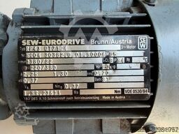SEW-EURODRIVE RF43 DT71D4 0,37 kW 22 obr./min 220/380 V B5 IP54