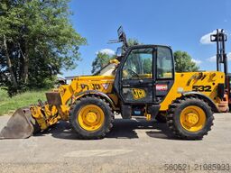 JCB 532-120 (12m - 3,2 Ton.) mit Schaufel