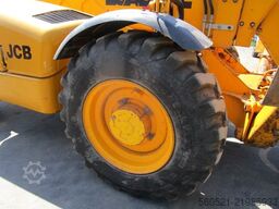 JCB 532-120 (12m - 3,2 Ton.) mit Schaufel