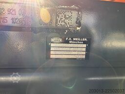 MERCEDES-BENZ AROCS 2042 4x4 MEILLER Kipper Winterd.