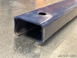 Mecalux / Länge: 851 mm / C40x25x8mm / Maß Mitte-Mitte-Bohrloch 795 mm / blau