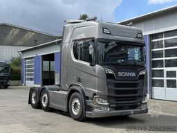 SCANIA R530 6x2 SZM mit Pavelli Tieflader Auflieger