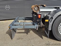 Volvo FM 420 8x2 / HIAB HOOKLIFT + 30 t/m CRANE - KRAN