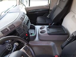 DAF CF 260 Bak+Klep Dhollandia 2000 kg