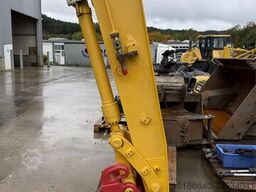 Komatsu PC210LC-11