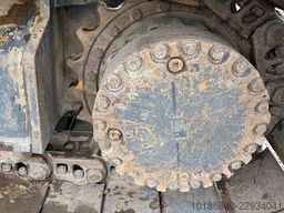 Komatsu PC210LC-11