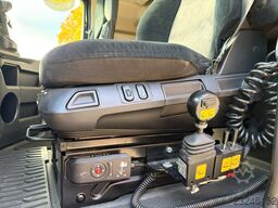 MERCEDES-BENZ Actros 2551 Abrollkipper Hyva