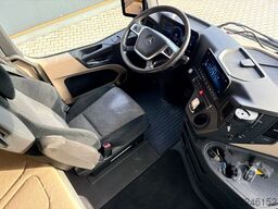 MERCEDES-BENZ Actros 2551 Abrollkipper Hyva