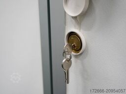 Blyss F1330HD | RAMPE | SEITENTÜR 305X146X180CM 1300KG KOFFERANHÄNGER