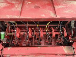 New Holland D2000