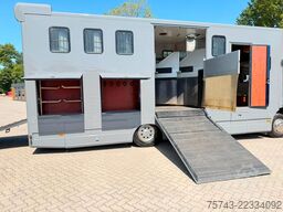 MERCEDES-BENZ ATEGO 1218  5  Pferde  Wohnung Dusche