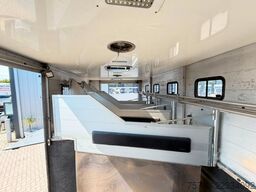 MERCEDES-BENZ ATEGO 1218  5  Pferde  Wohnung Dusche