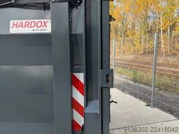 Container-Vertrieb-Chemnitz GmbH Abrollcontainer „u-box“ mit Klappnetz