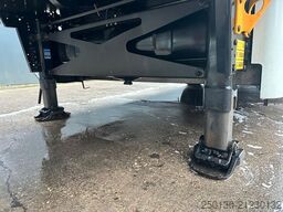 SCHMITZ CARGOBULL SCB Tiefkoffer mit Rohrbahnen & Paletten Kiste