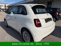 FIAT 500 e Red Paket Komfort Kamera PDC CARPLAY