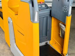Jungheinrich ERE 225 - 2.400mm Gabeln- Service Neu-Batterie 80%
