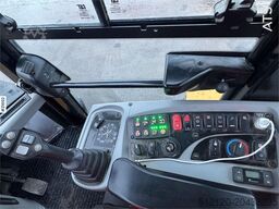 CAT 918M wheel loader w/ grading bucket, flap wing buc