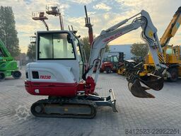 Takeuchi TB 230 3x bucket LED