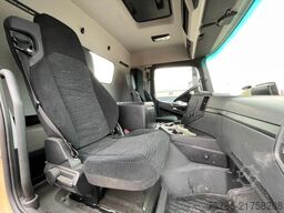 MERCEDES-BENZ Arocs 3345 6x6 BB/ Hyva 26-51-S/ Kran Hydr.