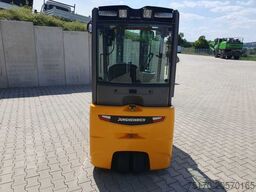 JUNGHEINRICH EFG 215 / Triplex: 4.25m! / nur 3.439h! / 2022