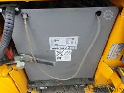 JUNGHEINRICH EFG 215 / Triplex: 4.25m! / SS / nur 1.368h!