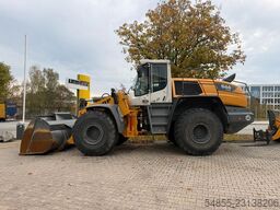 LIEBHERR L566 Xpower