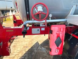 KÄSSBOHRER 32m² V2A Bitumentankauflieger /leicht beschädigt