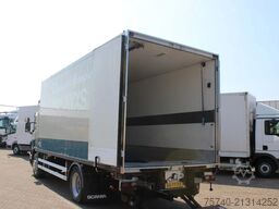 Scania P230 + thermo king + lift