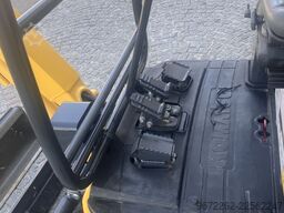 Komatsu PC16R-3