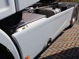 Iveco 460 trattore stradale usato presa idraulica