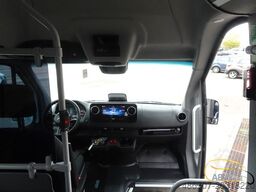 MERCEDES-BENZ eSprinter 14 Sitze Electric Range: 300 km