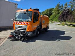 DAF XB 210 Kehrmaschine wie neu Brock VS4 Kehraufbau