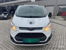 Ford Transit 4x2 Van with 2 Sets of Tires