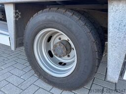 Mercedes-Benz Vario 614, Tijhof Galvaniced Car transporter