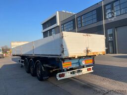 Renders / Aluminium Borden / Hardwood Floor / Mercedes ...