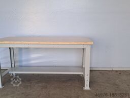 Werkbank Arbeitstisch Breite: ca. 1.725 mm Tiefe: ca. 750 mm