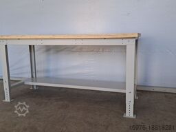 Werkbank Arbeitstisch Breite: ca. 1.725 mm Tiefe: ca. 750 mm