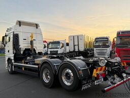 MAN TGX 26.520 6x2 LL Abroller Hyva Titanium