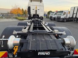 MAN TGX 26.520 6x2 LL Abroller Hyva Titanium