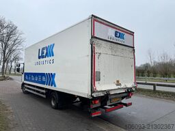 Volvo FL 210 Bakwagen