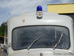 Ford Ford FK 3500 V8 mit H-Kennzeichen Oldtimer ehemaliger Krankenwagen