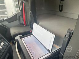 RENAULT T 480 4x2 Sleeper Cab  2L-HY