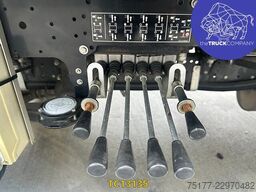 Renault Maxity 140