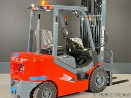 Heli CPCD35-H3-Diesel 3,5t 5,4m Triplex KUBOTA Garantie